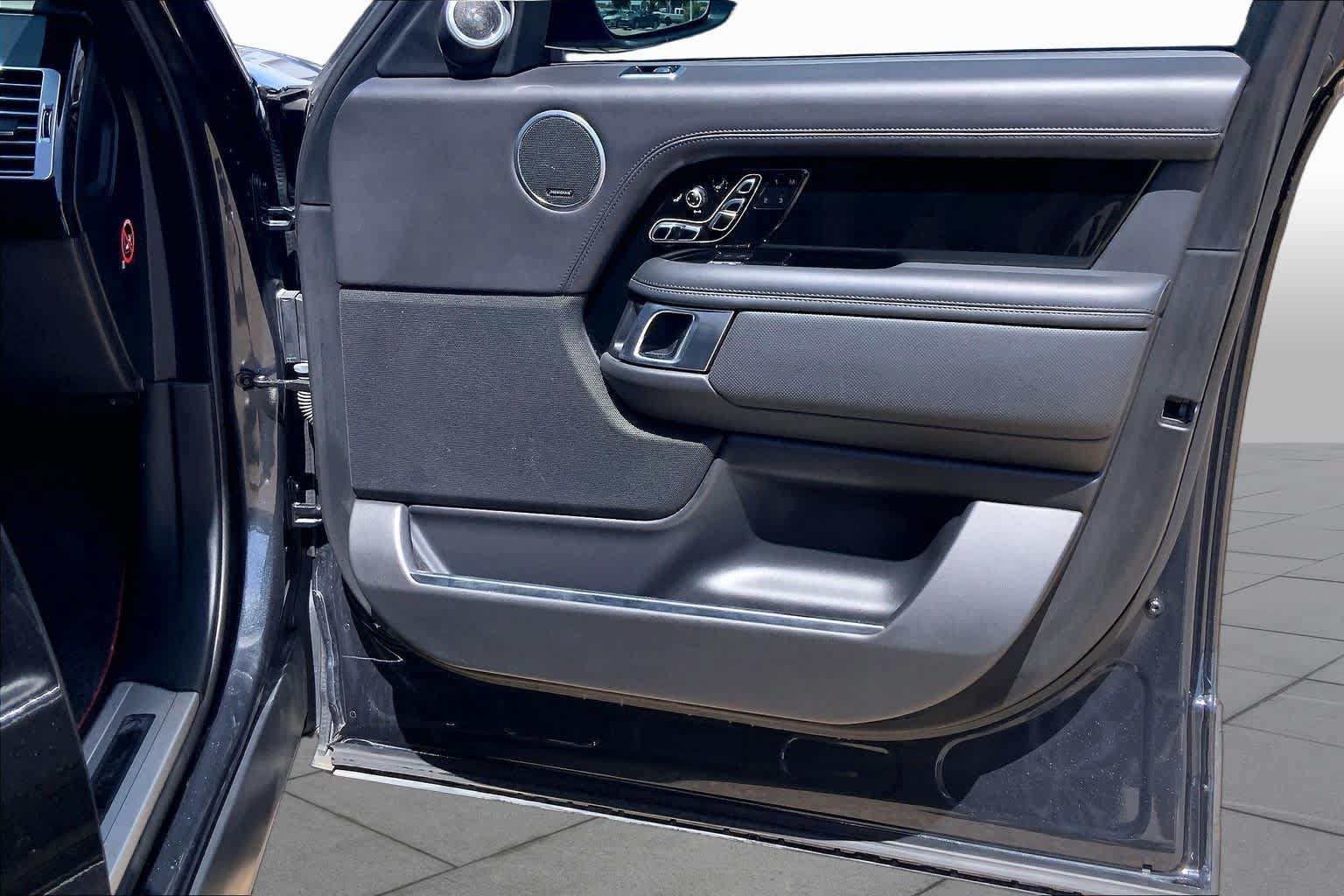Used 2018 Land Rover Range Rover SV Autobiography Dynamic AWD/4WD image 23