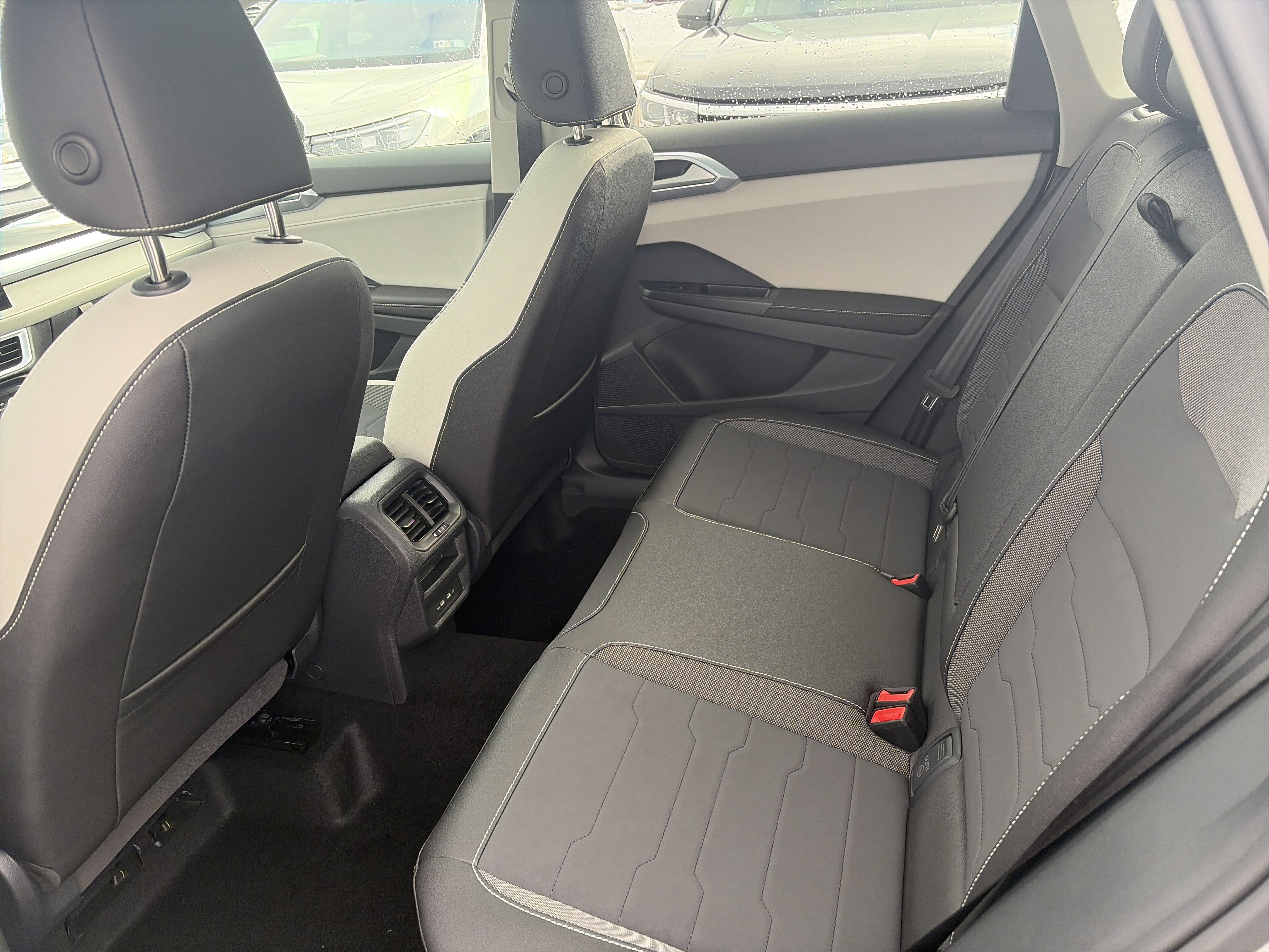 New 2026 Volkswagen Taos SE image 13