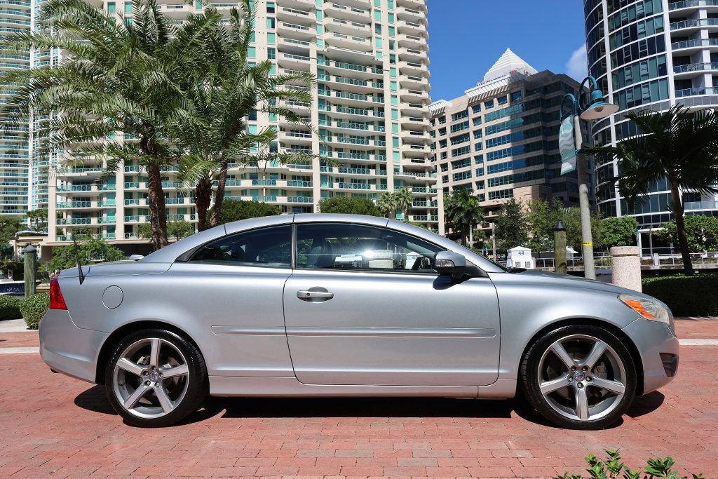 Used 2012 Volvo C70 T5 w/ Dynamic Trim Pkg image 4