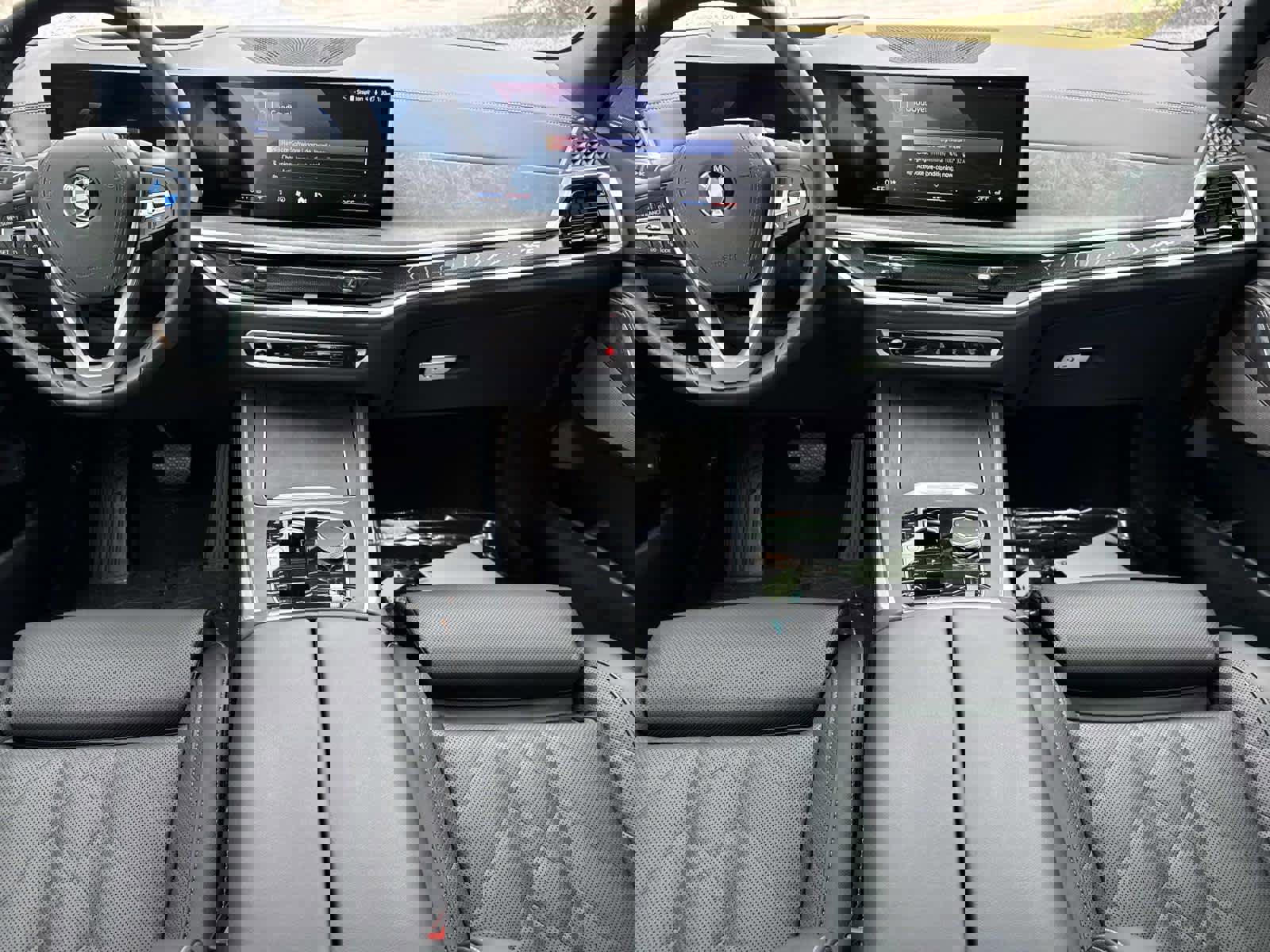 Used 2025 BMW X5 xDrive50e image 16