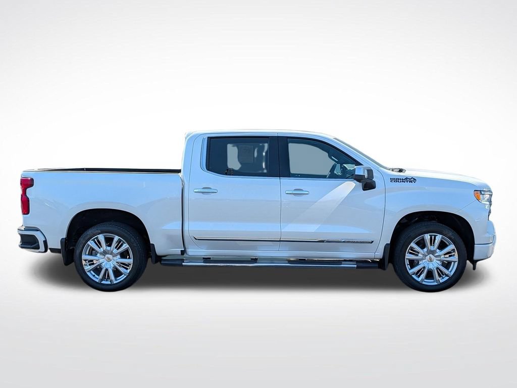 Used 2023 Chevrolet Silverado 1500 High Country w/ High Country Premium Package AWD/4WD image 2