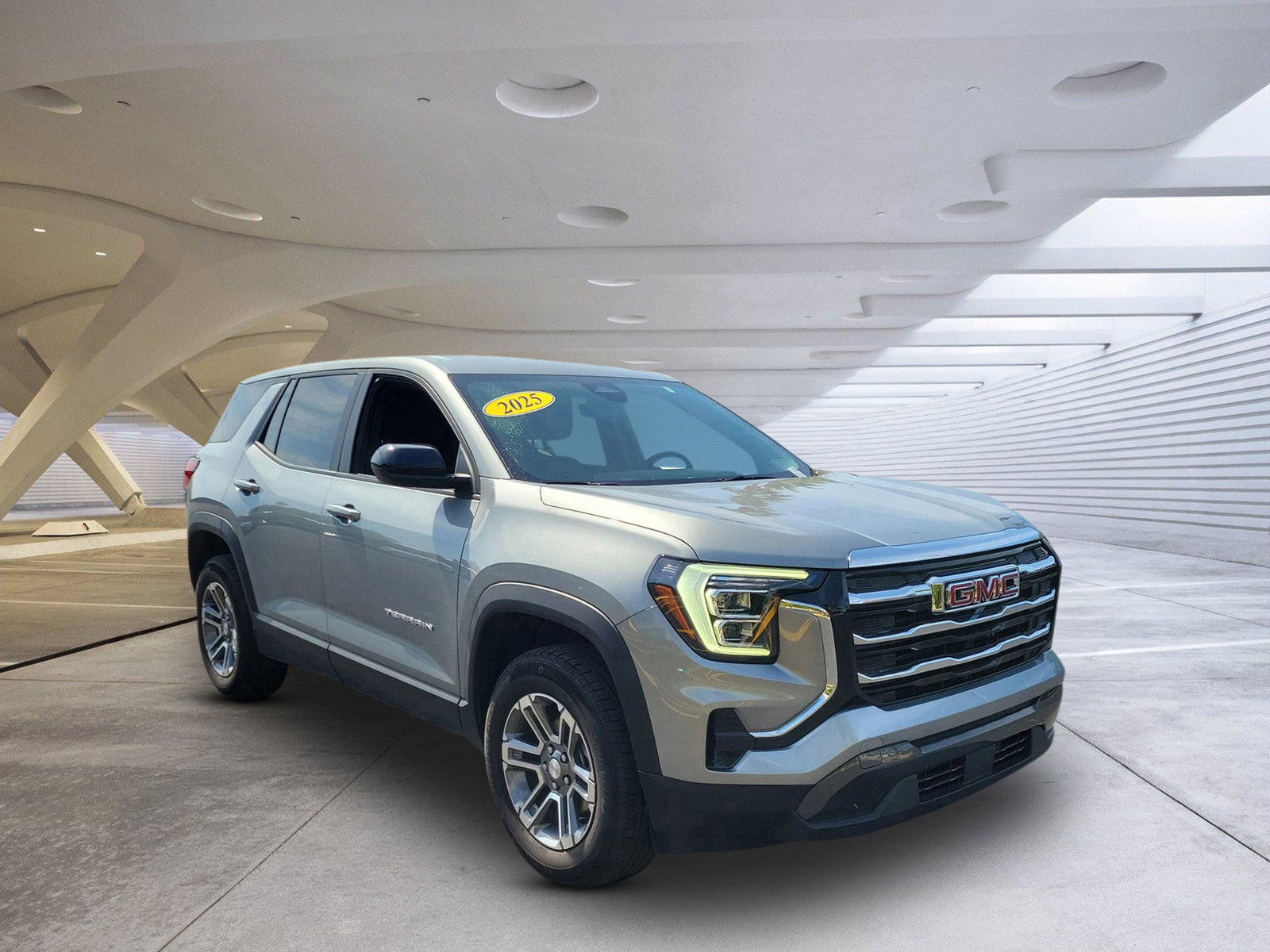 Used 2025 GMC Terrain Elevation FWD image 1