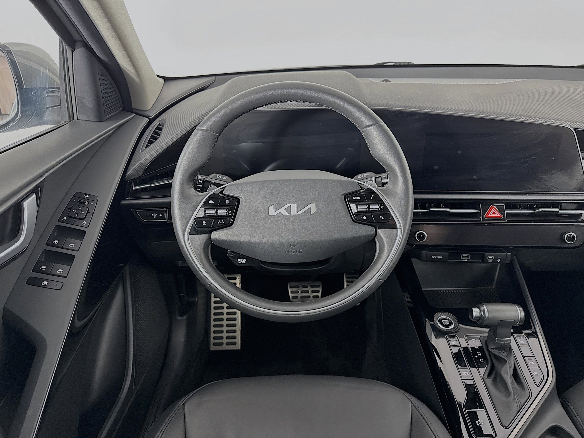 Used 2023 Kia Niro EX Touring image 23