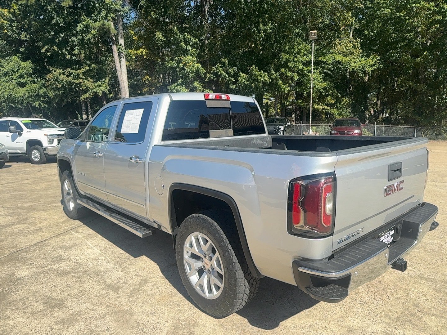 Used 2018 GMC Sierra 1500 SLT AWD/4WD image 9