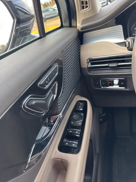 Used 2022 Lincoln Corsair FWD w/ Equipment Group 101A image 22