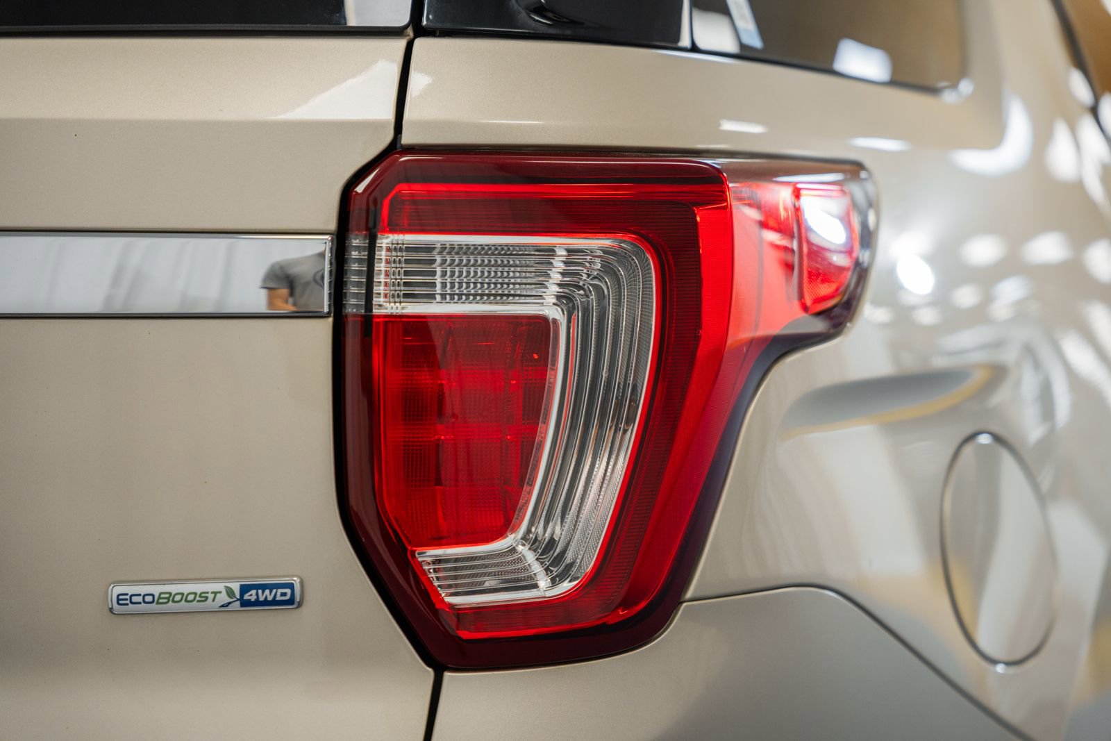 Certified 2017 Ford Explorer XLT w/ Equipment Group 202A image 18