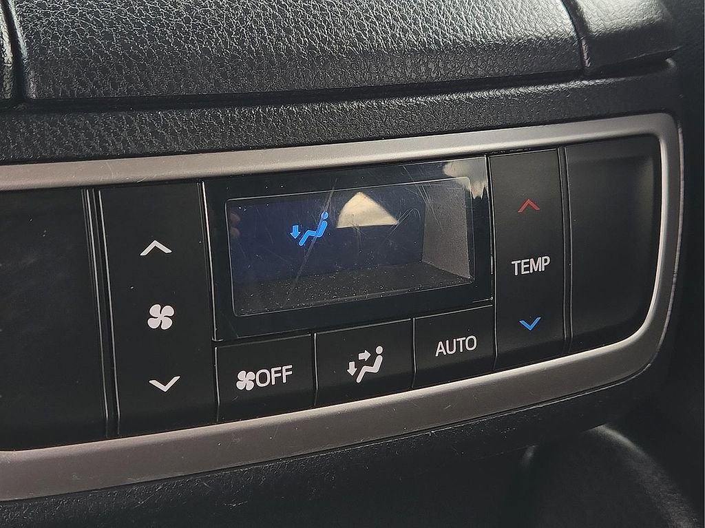 Used 2018 Toyota Highlander XLE AWD/4WD image 12