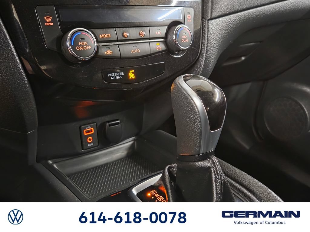 Used 2017 Nissan Rogue SV w/ SV Premium Package AWD/4WD image 30