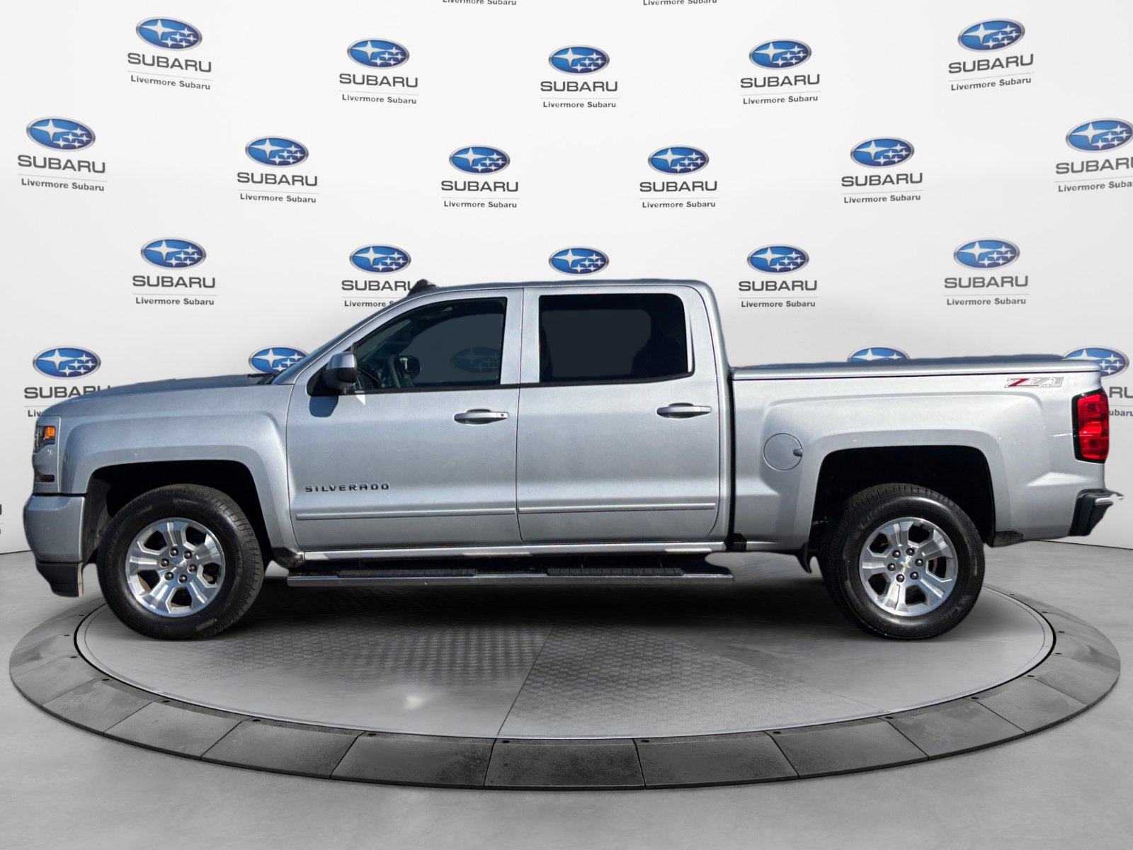 Used 2017 Chevrolet Silverado 1500 LT w/ All Star Edition AWD/4WD image 3