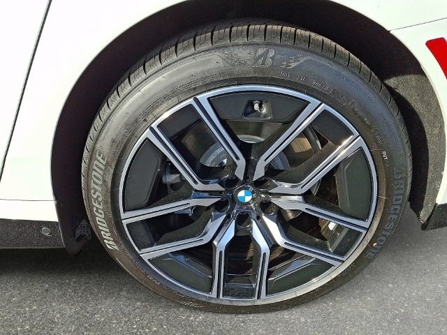 New 2026 BMW 750e xDrive w/ Executive Package AWD/4WD image 8
