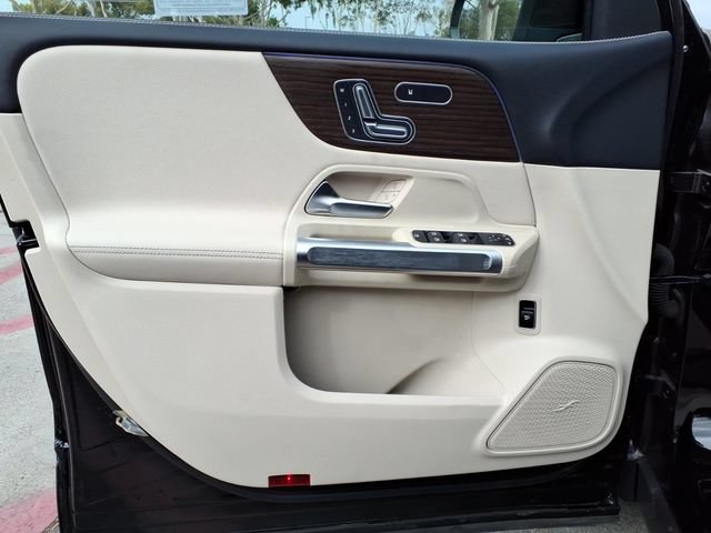 New 2026 Mercedes-Benz GLB 250 4MATIC image 12