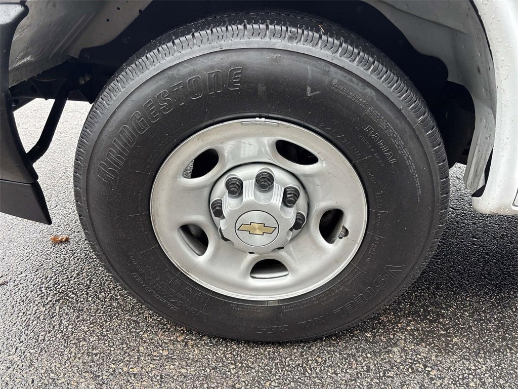 Used 2023 Chevrolet Express 2500 Extended w/ Driver Convenience Package image 7