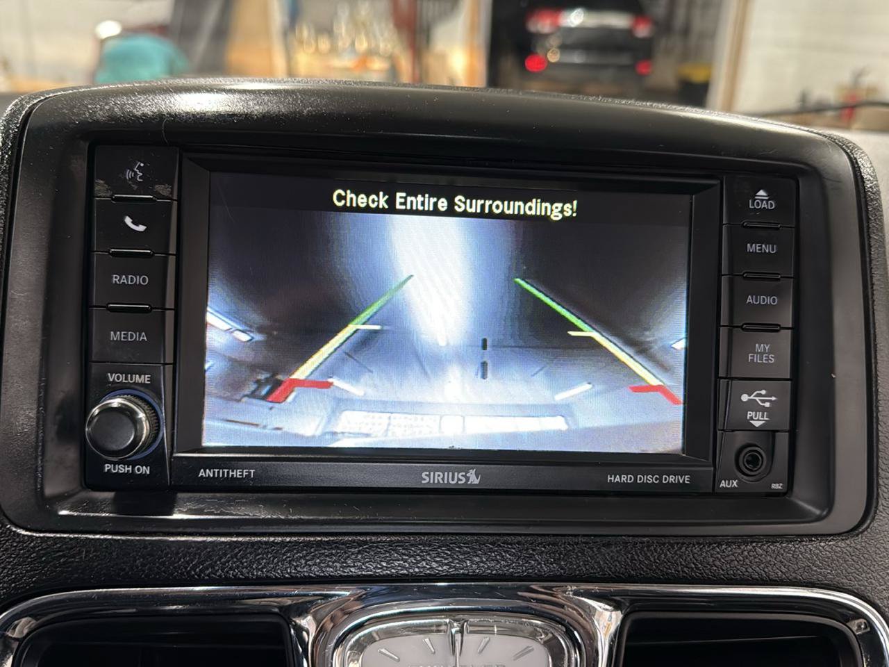Used 2015 Chrysler Town & Country Touring FWD image 18