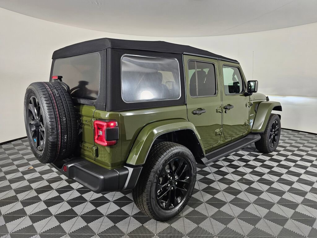 Used 2022 Jeep Wrangler Unlimited Sahara image 3