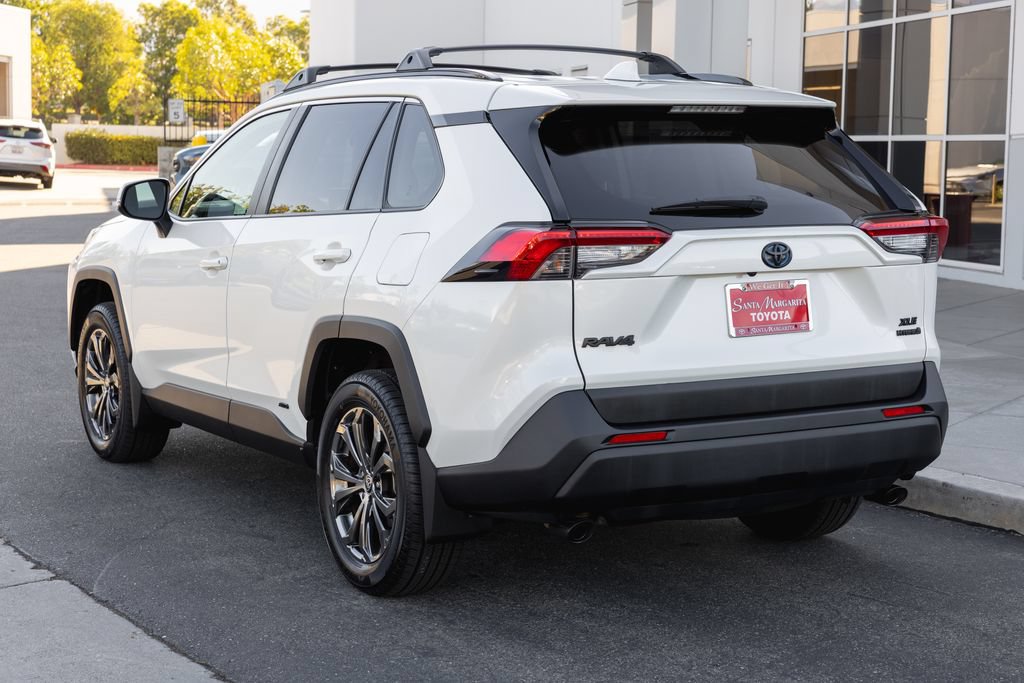 Used 2022 Toyota RAV4 XLE Premium AWD/4WD image 7