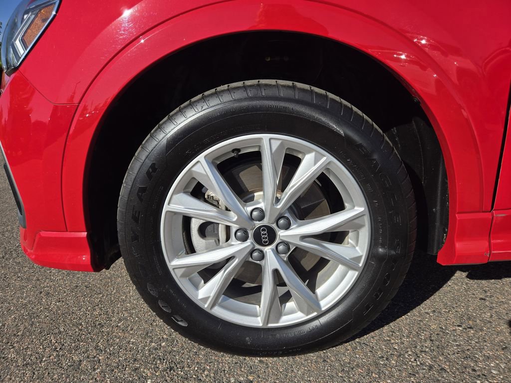 Used 2025 Audi Q3 2.0T Premium AWD/4WD image 7
