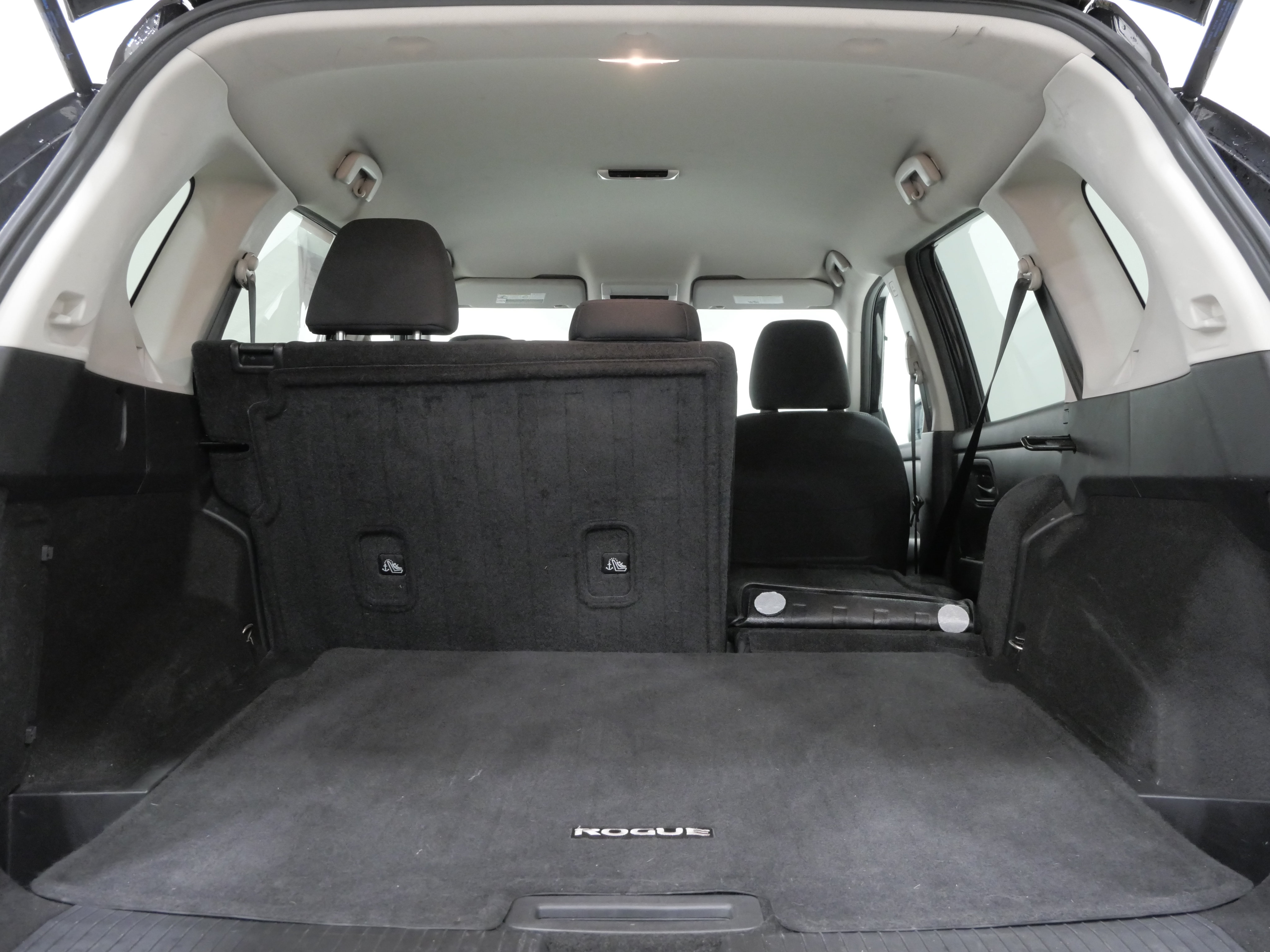 Used 2024 Nissan Rogue S AWD/4WD image 25