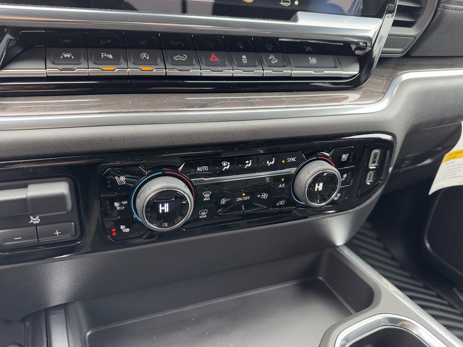 New 2025 Chevrolet Silverado 1500 LTZ w/ Technology Package image 22