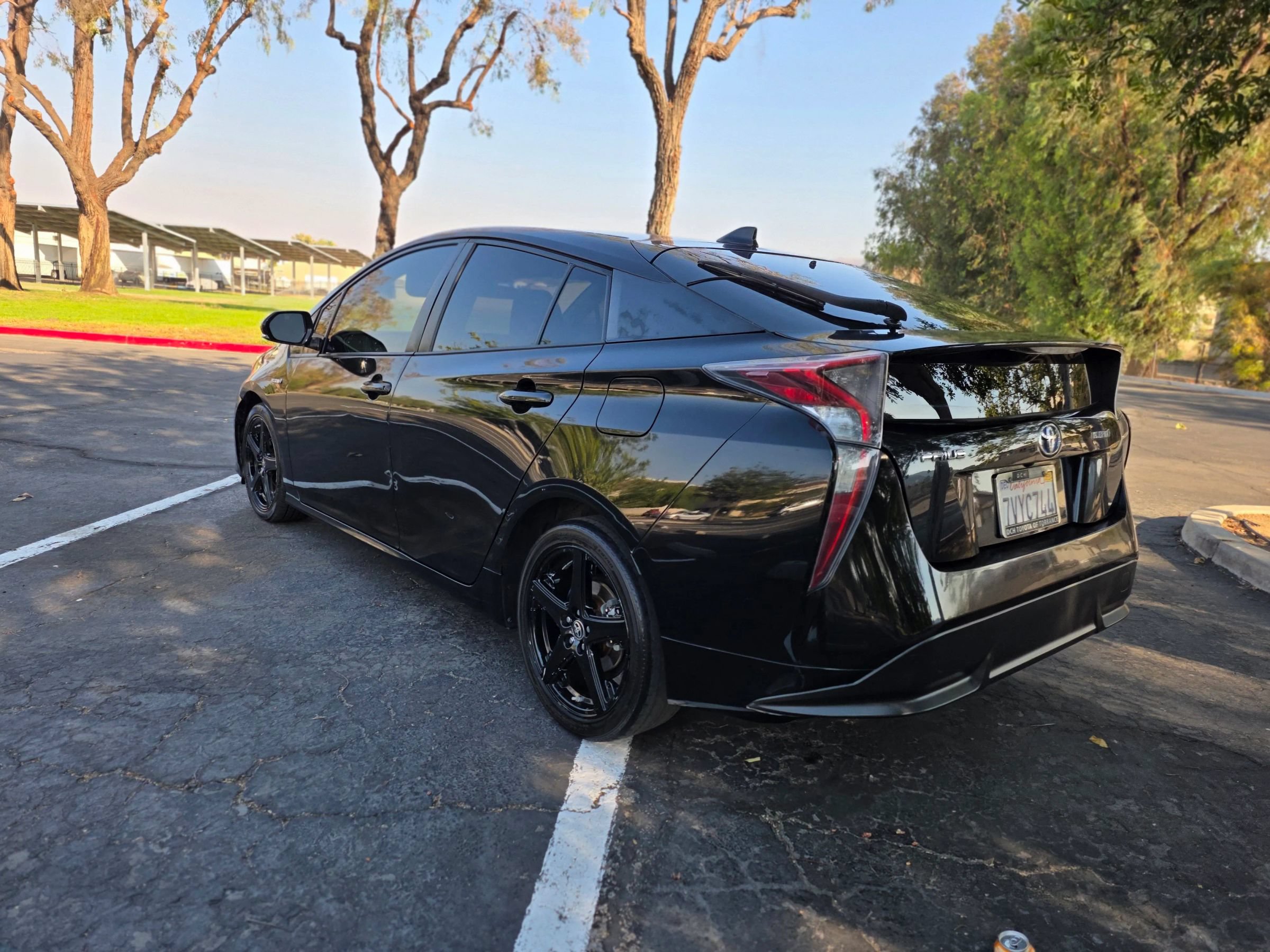 Used 2016 Toyota Prius Four Touring FWD image 7