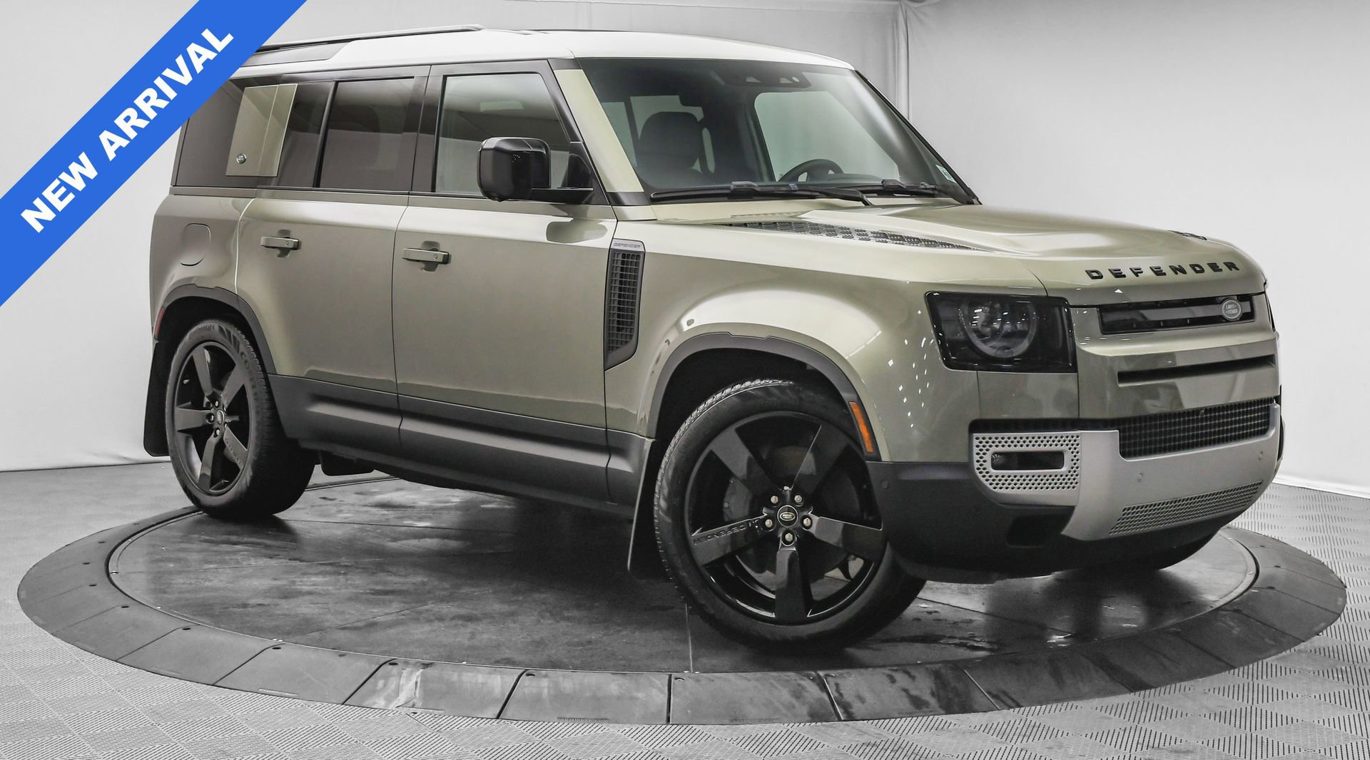 Used 2024 Land Rover Defender 110 S image 1