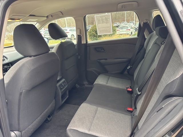 Used 2022 Nissan Rogue S image 27