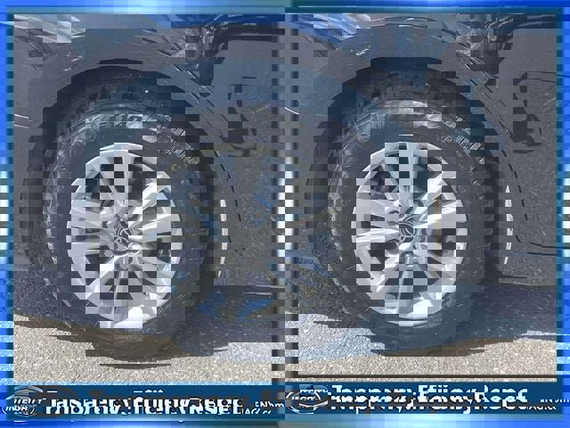 Used 2025 Toyota Camry LE w/ Convenience Package image 9