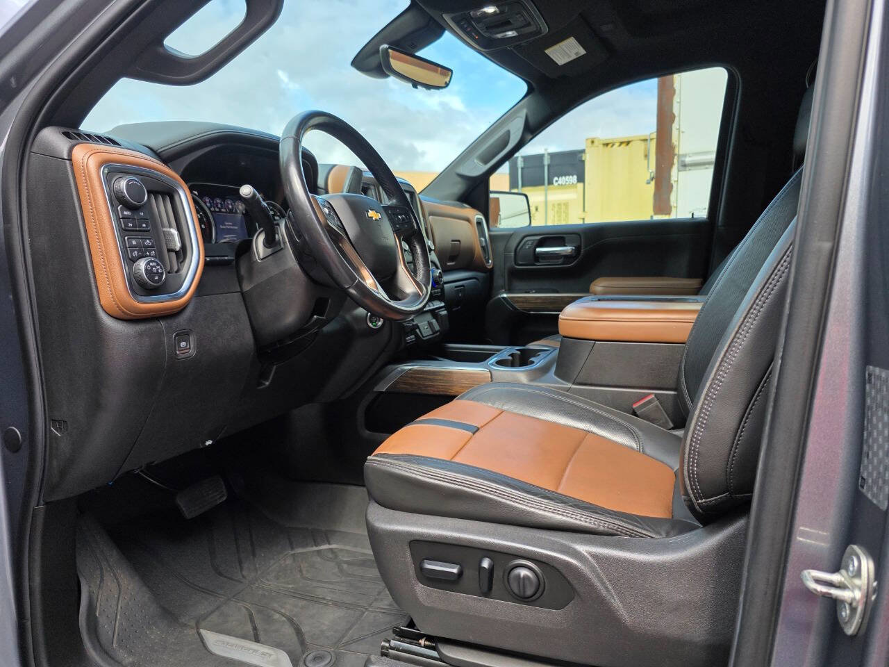 Used 2019 Chevrolet Silverado 1500 High Country w/ Technology Package image 16