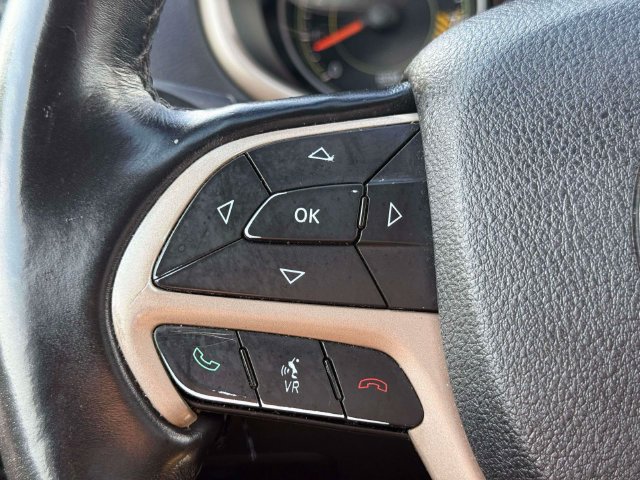 Used 2016 Jeep Cherokee Sport w/ Cold Weather Group AWD/4WD image 21