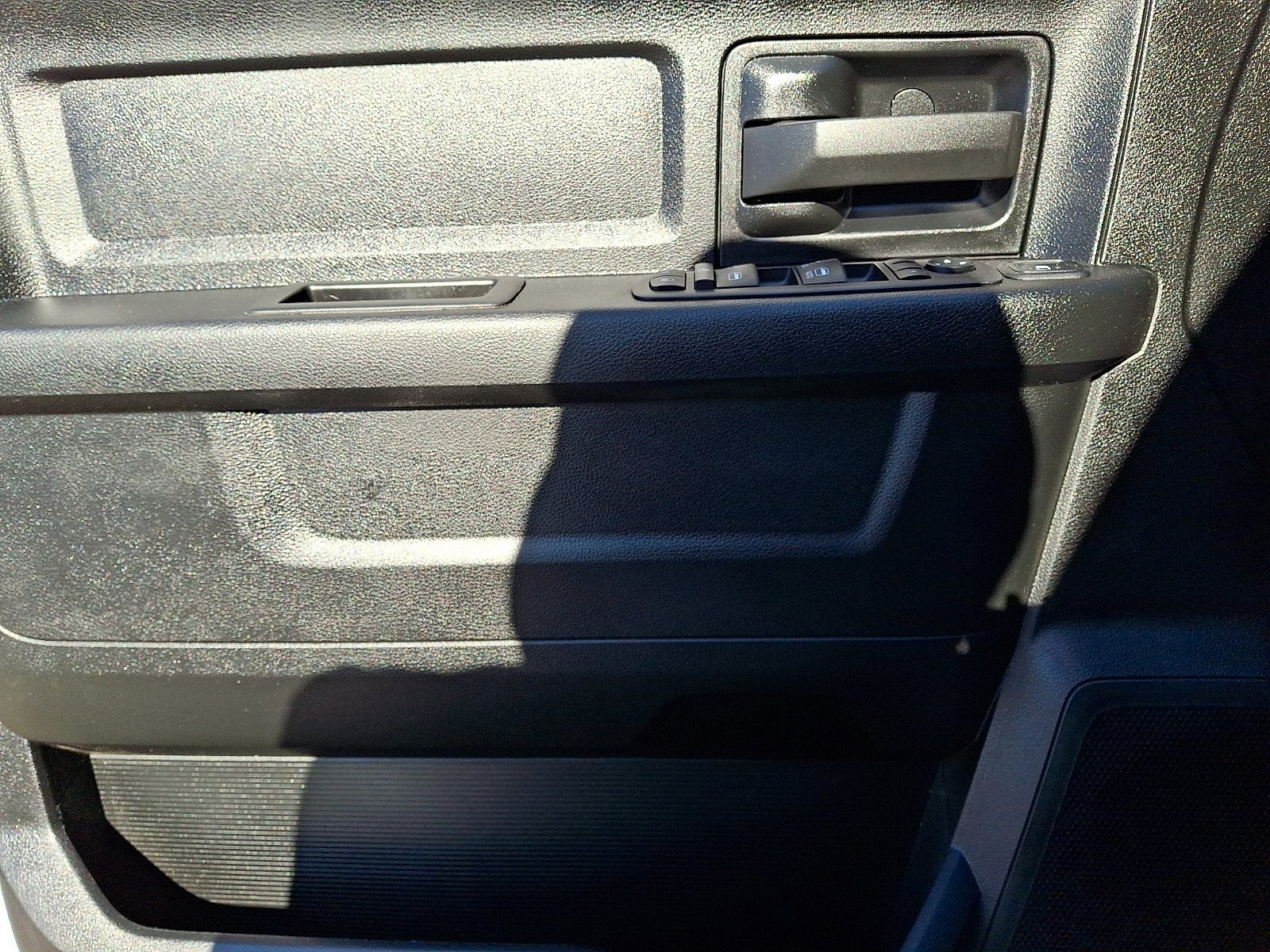 Used 2024 RAM 2500 Tradesman w/ Chrome Appearance Group image 14