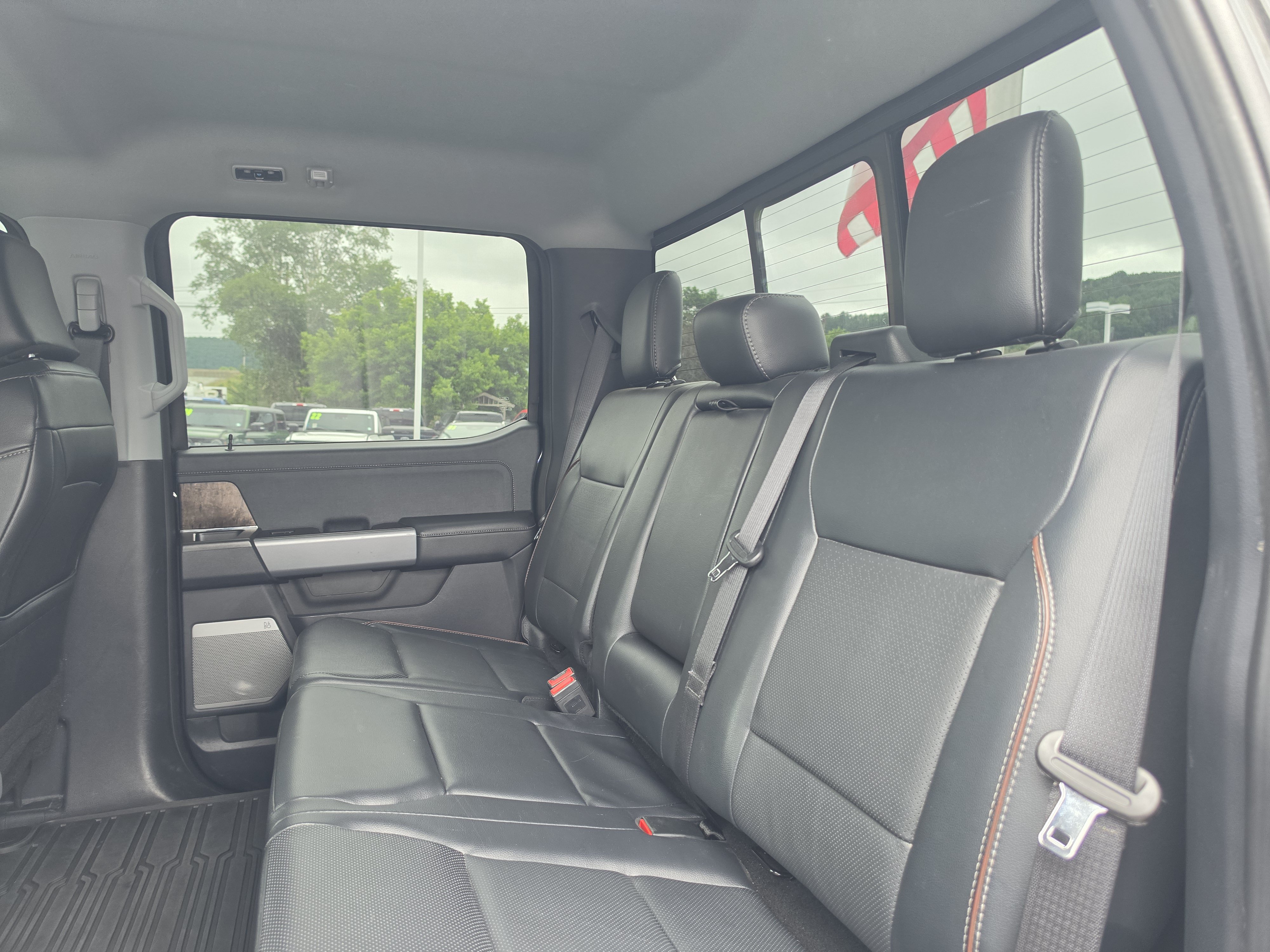Used 2023 Ford F350 Lariat w/ Tremor Off-Road Package AWD/4WD image 11