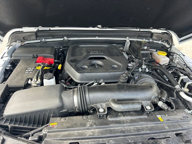 Used 2025 Jeep Wrangler Sport image 37