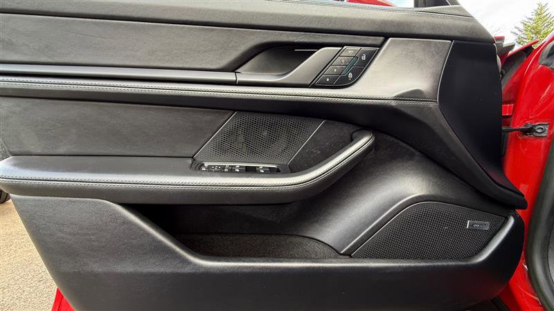 Used 2022 Porsche Taycan GTS image 15