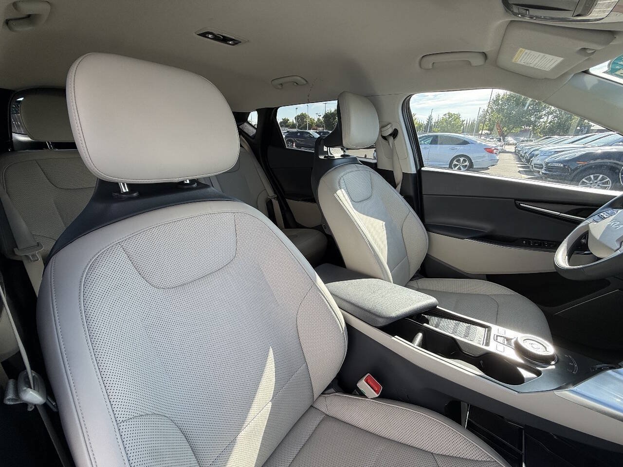 Used 2022 Kia EV6 Wind RWD image 20