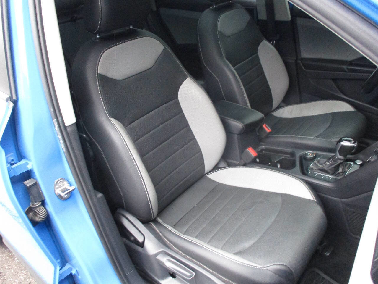 Used 2022 Volkswagen Taos SEL image 25