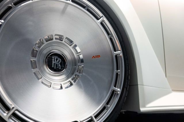 Used 2020 Rolls-Royce Dawn RWD image 20