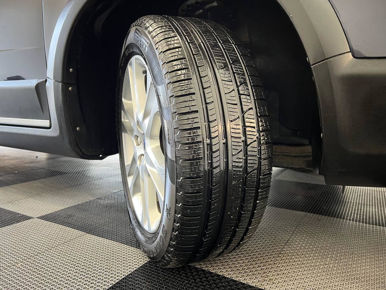 Used 2016 Volvo XC70 T5 Premier w/ Proximity Package FWD image 29