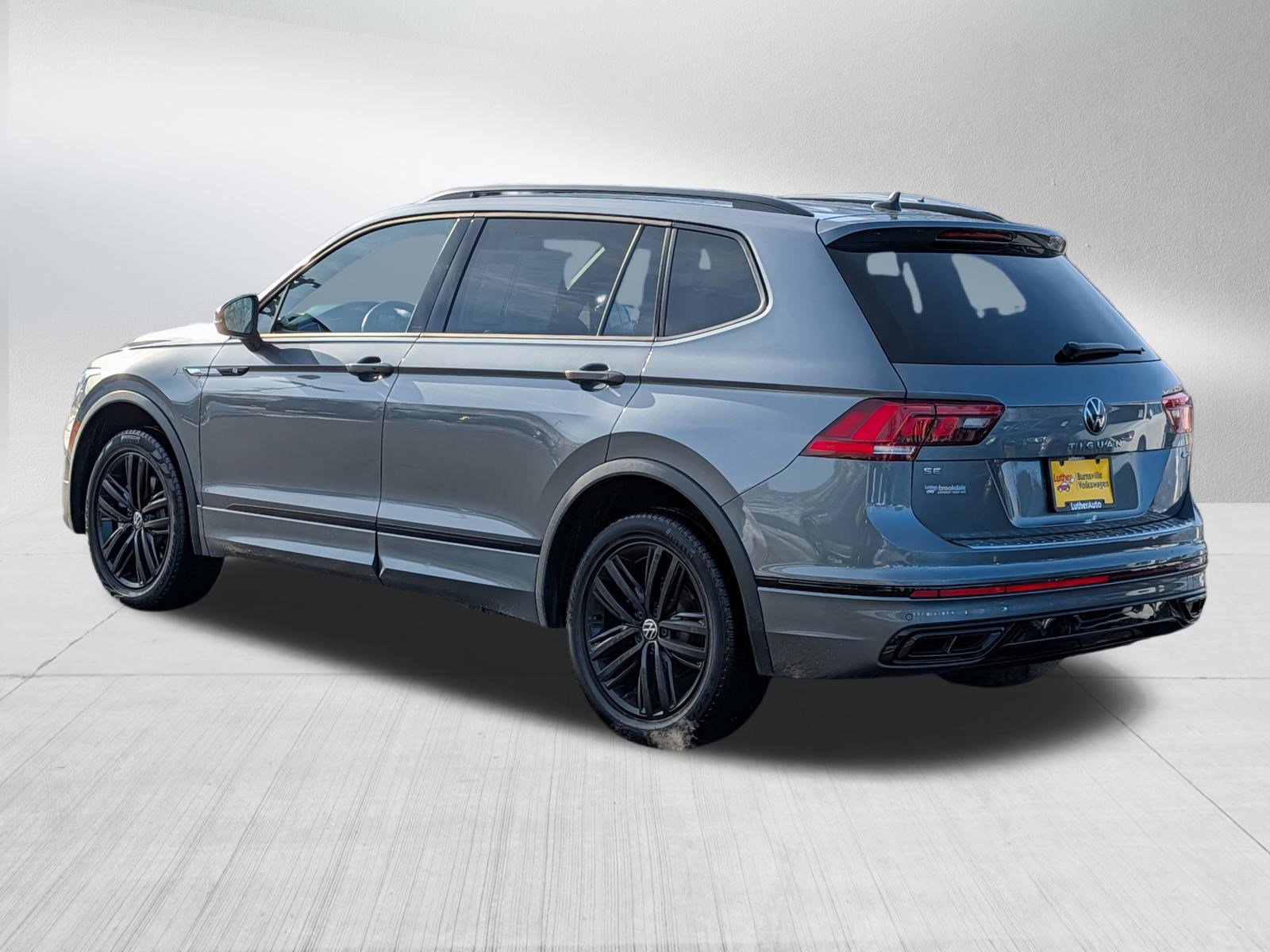 Used 2022 Volkswagen Tiguan SE R-Line image 5