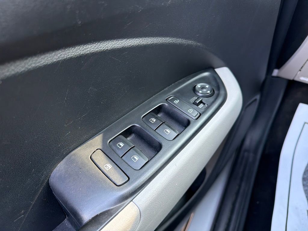 Used 2024 Hyundai Venue SEL image 14