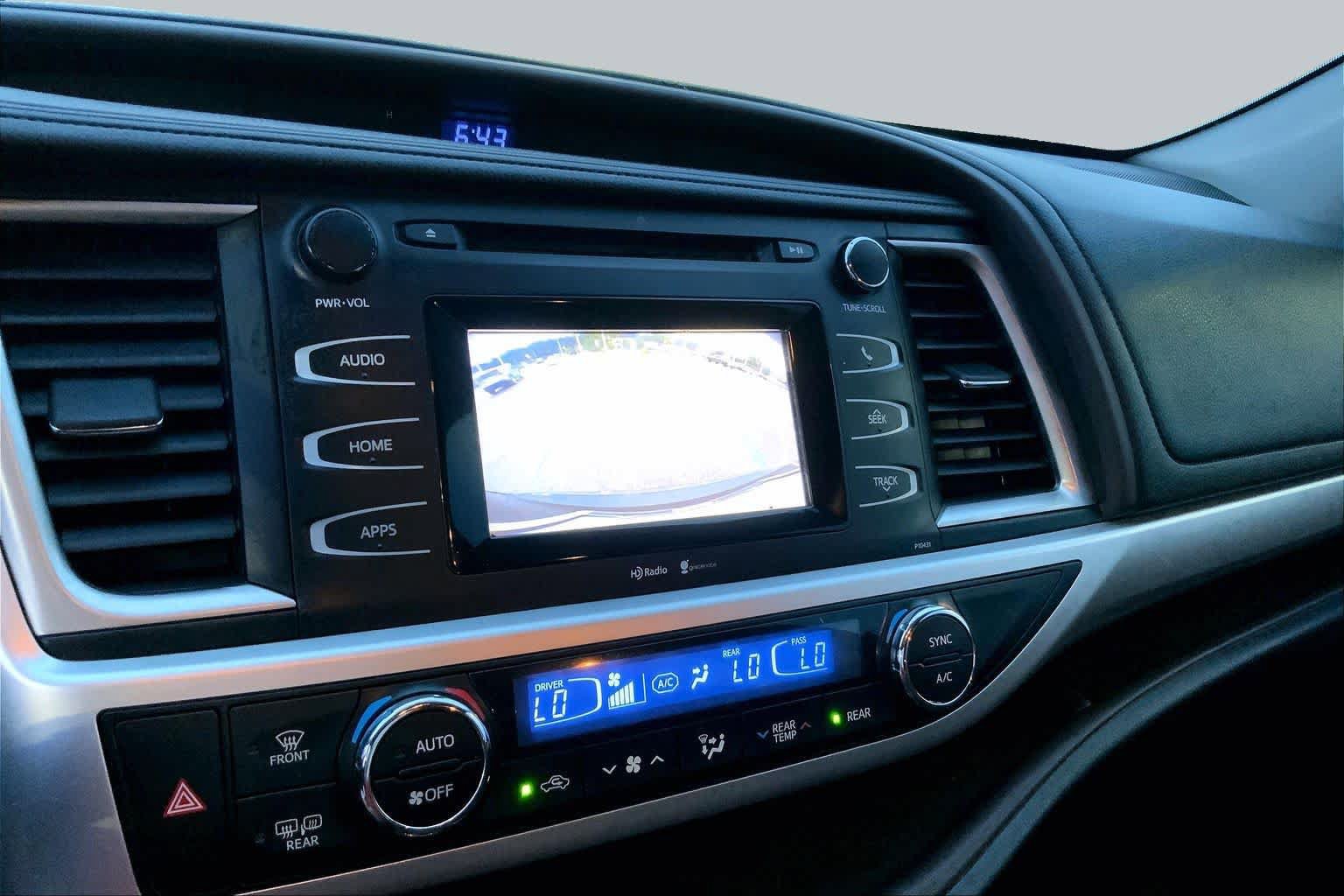 Used 2014 Toyota Highlander Plus FWD image 28