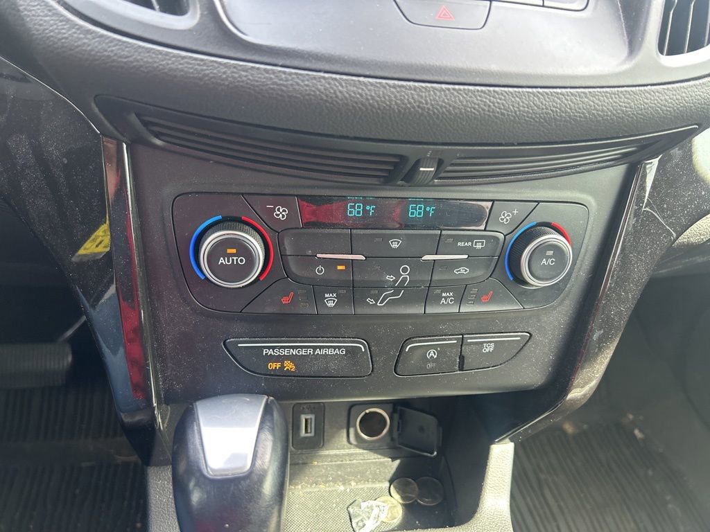 Used 2018 Ford Escape SE w/ SE Sport Appearance Package image 27