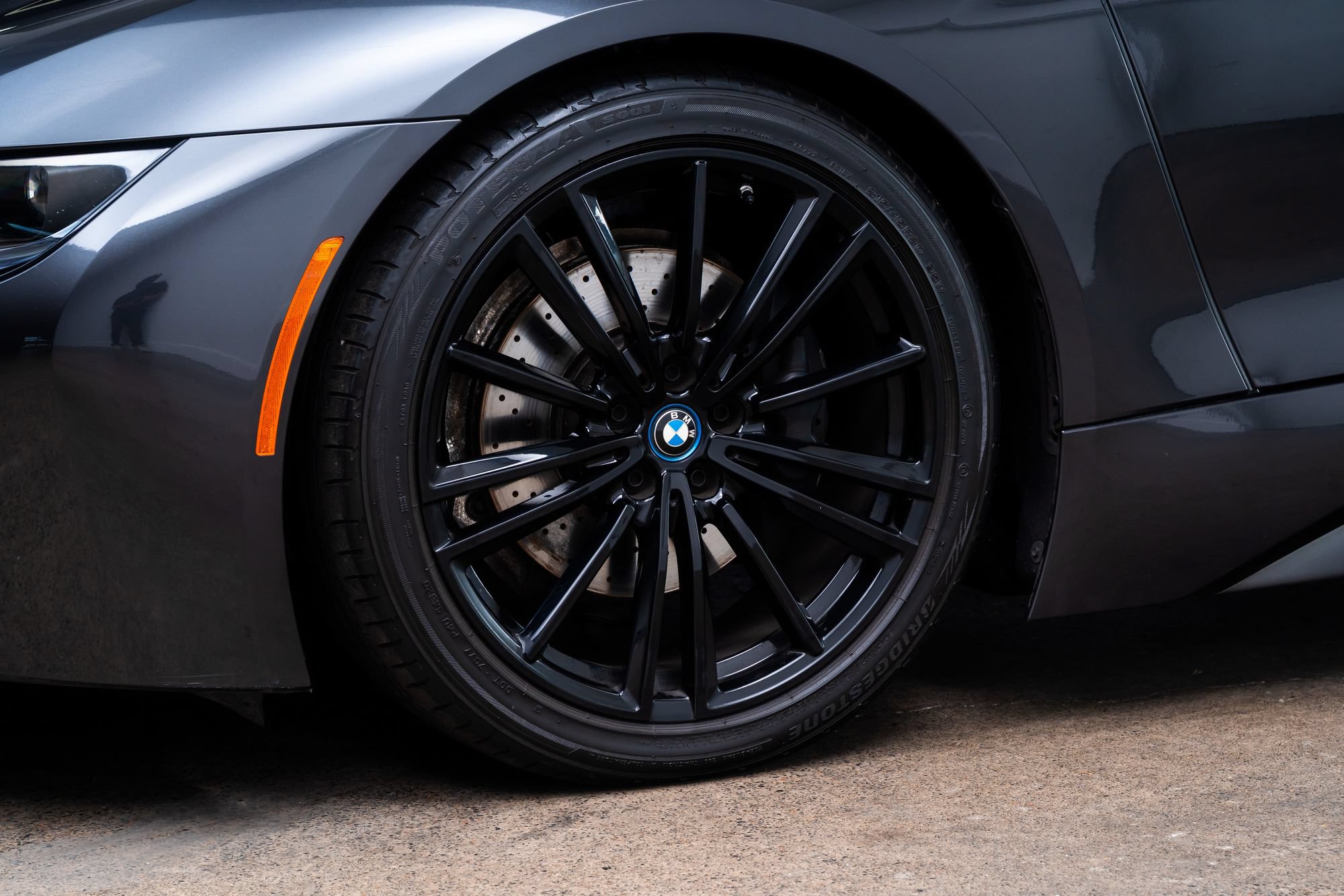 Used 2020 BMW i8 Coupe AWD/4WD image 5