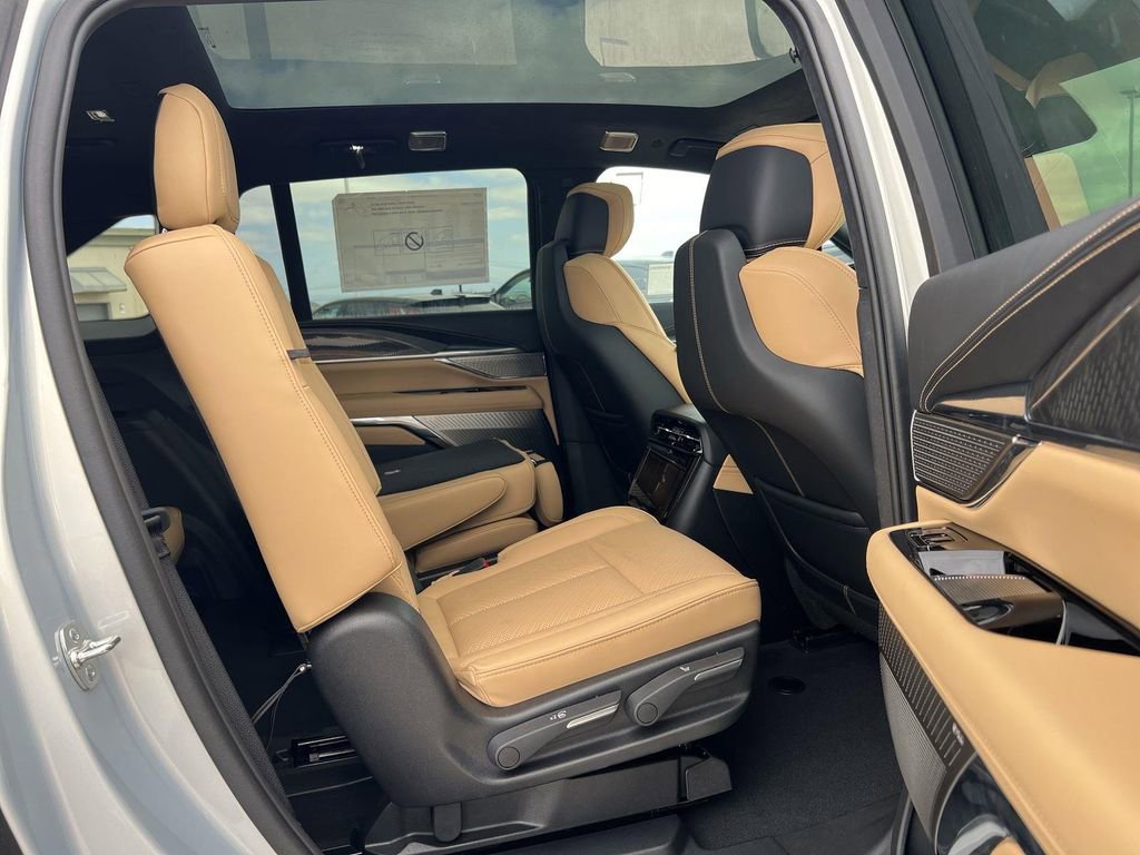 New 2025 Cadillac Escalade IQ Luxury 2 image 34