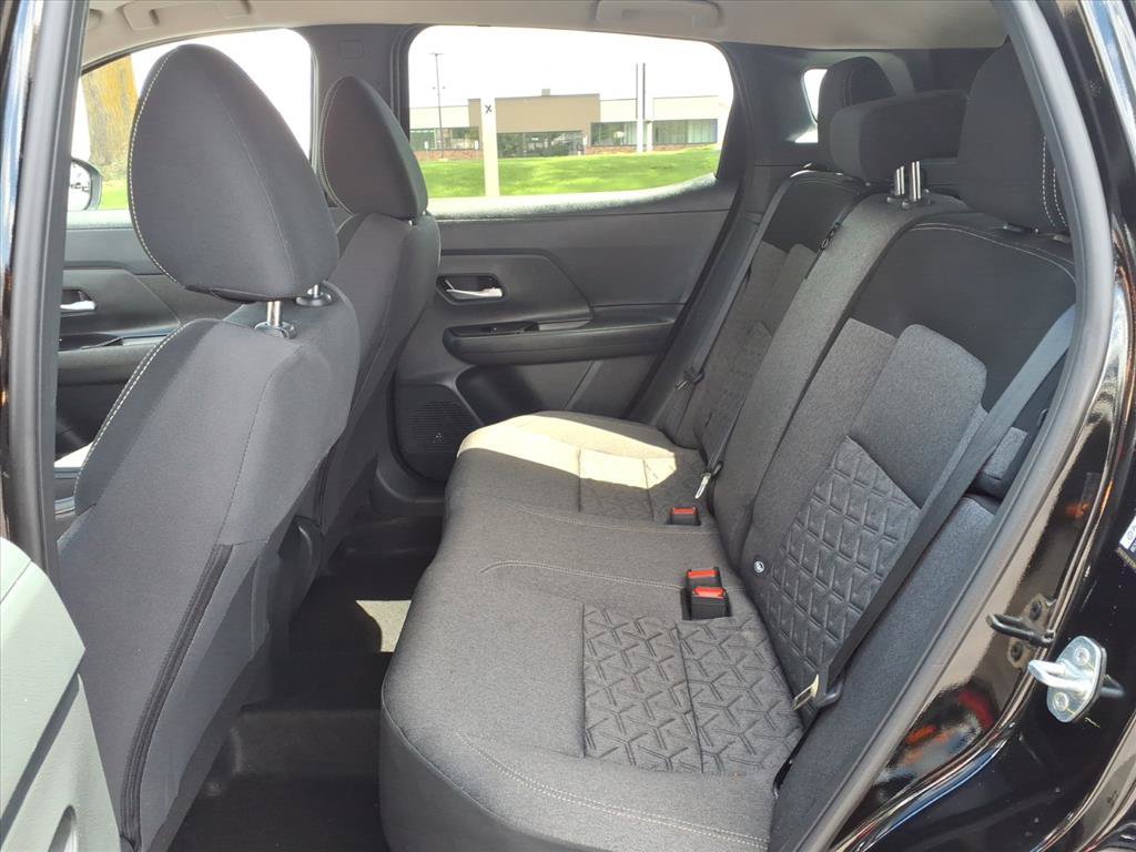 Used 2025 Nissan Kicks SV AWD/4WD image 27