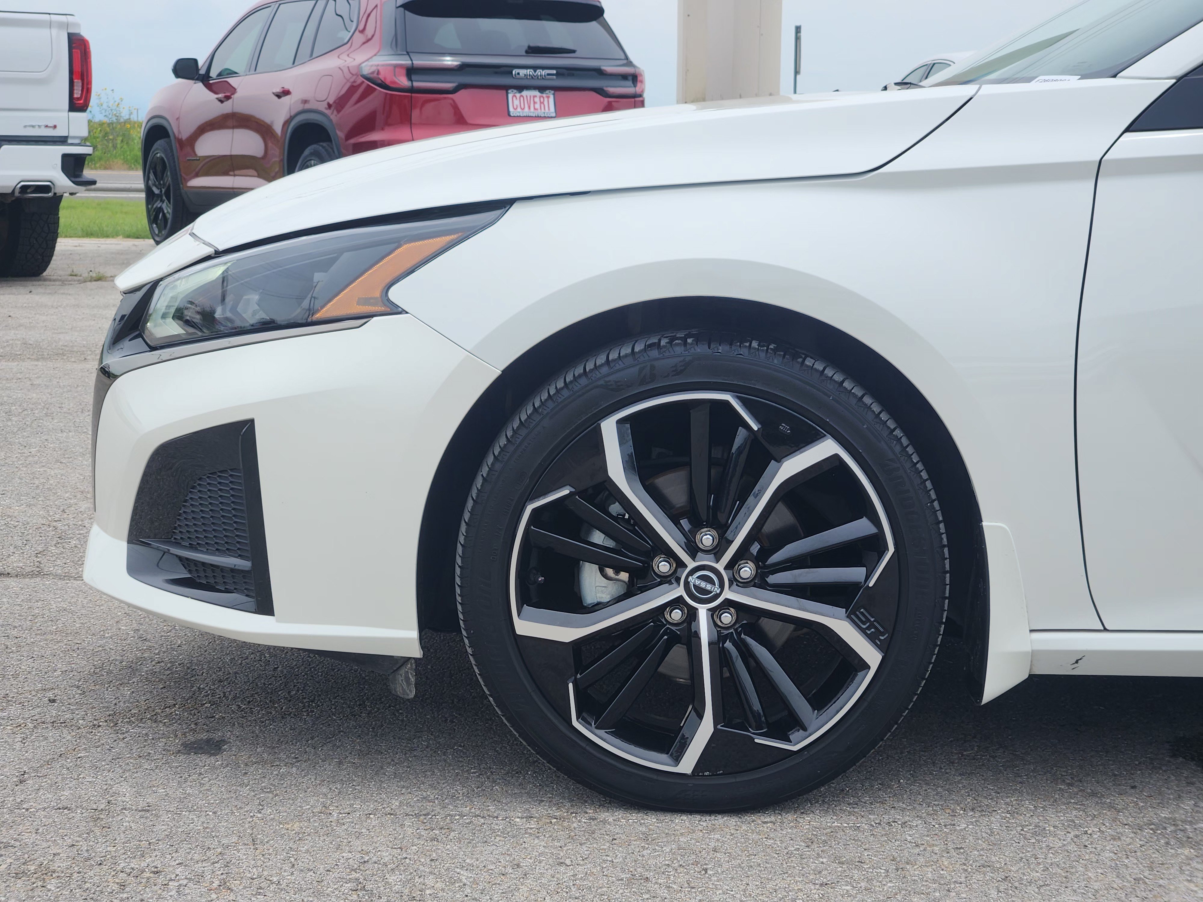 Used 2024 Nissan Altima 2.5 SR FWD image 9