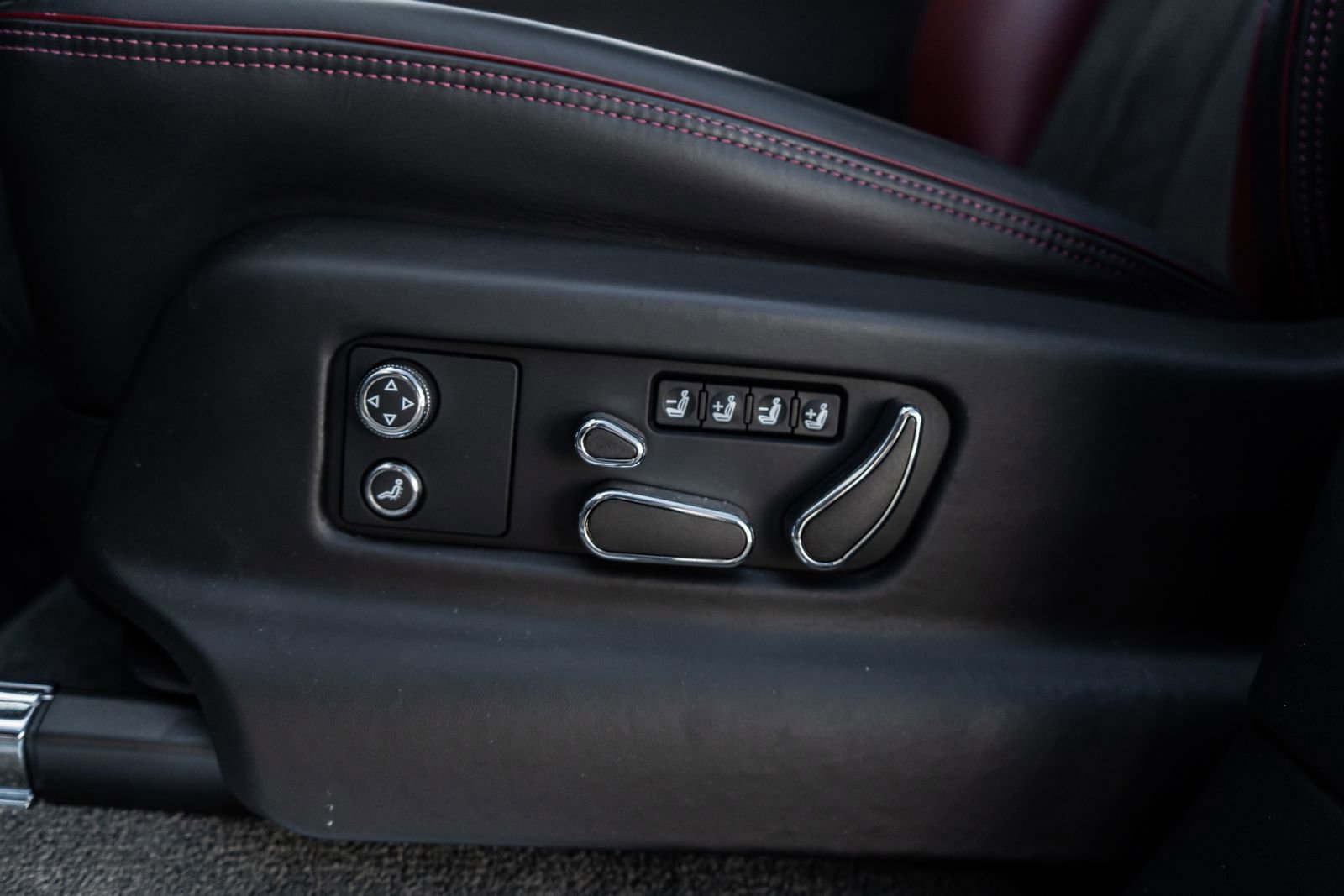 Certified 2022 Bentley Bentayga image 27