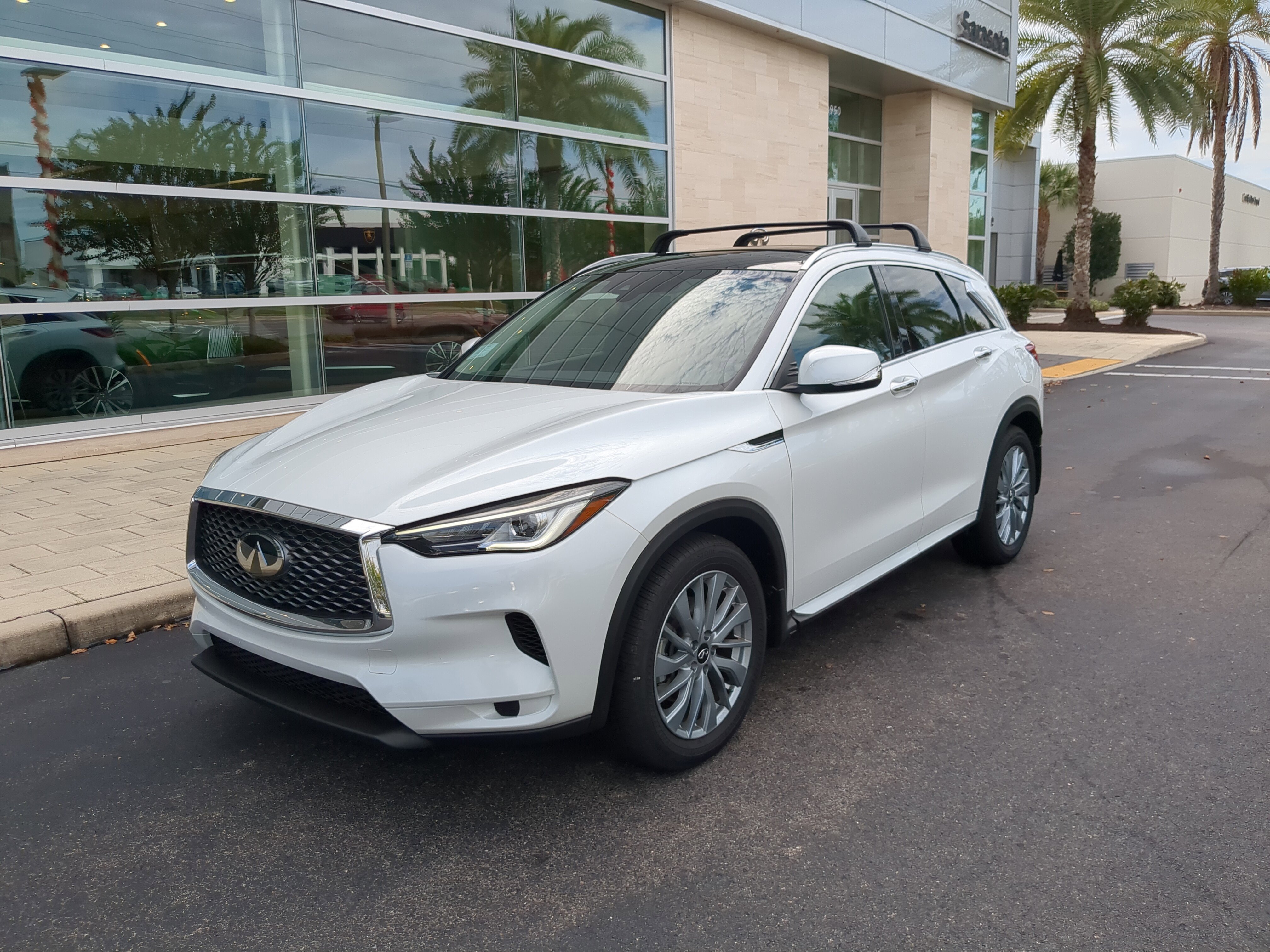 New 2025 INFINITI QX50 Luxe image 8