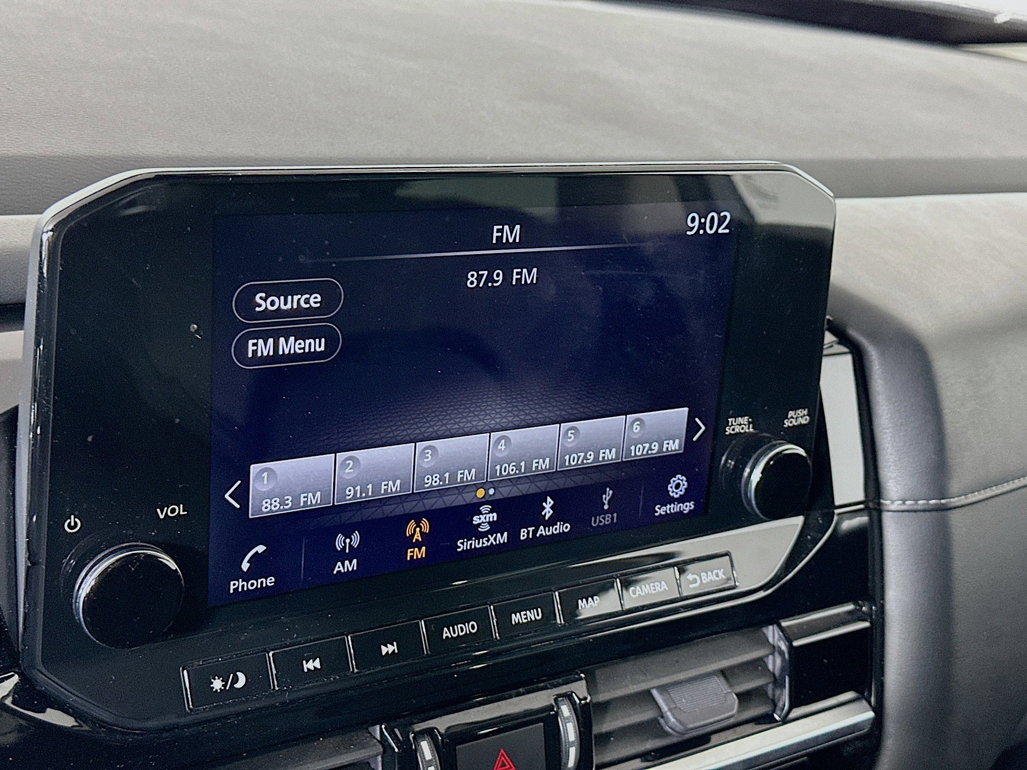 Used 2023 Nissan Pathfinder SL image 19