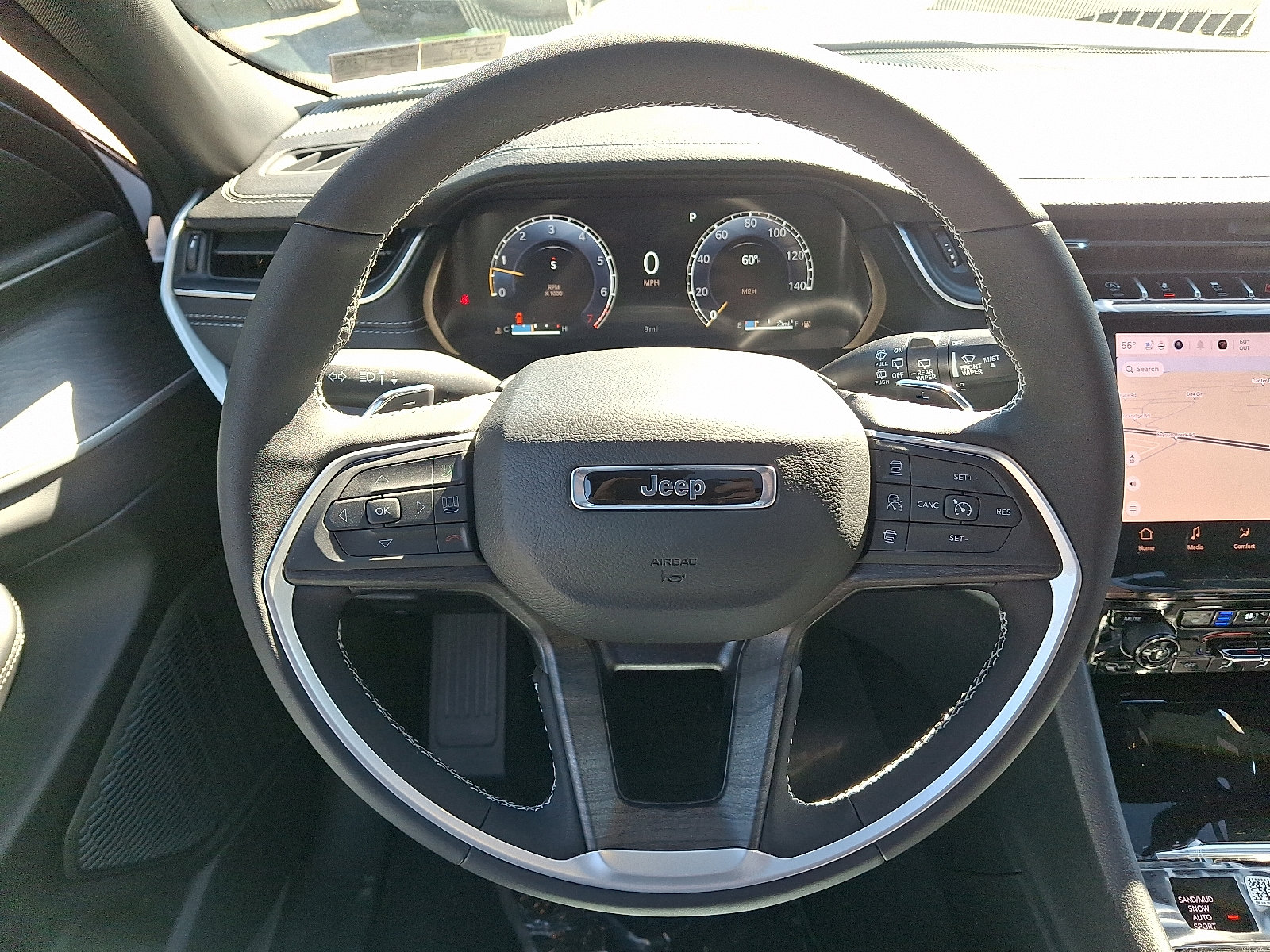 New 2025 Jeep Grand Cherokee Limited w/ Luxury Tech Group II AWD/4WD image 10