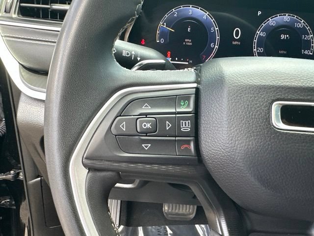 Used 2024 Jeep Grand Cherokee L Laredo AWD/4WD image 7