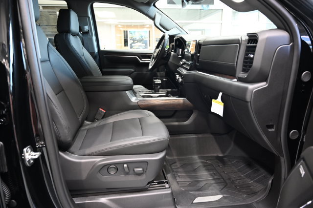 New 2026 GMC Sierra 1500 SLT w/ SLT Premium Plus Package AWD/4WD image 13